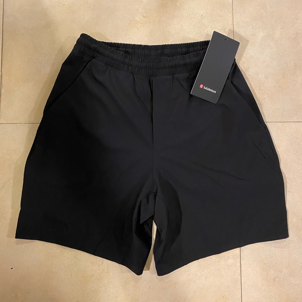 Lululemon Men’s “Pace Breaker” Short 7” LL (S)
